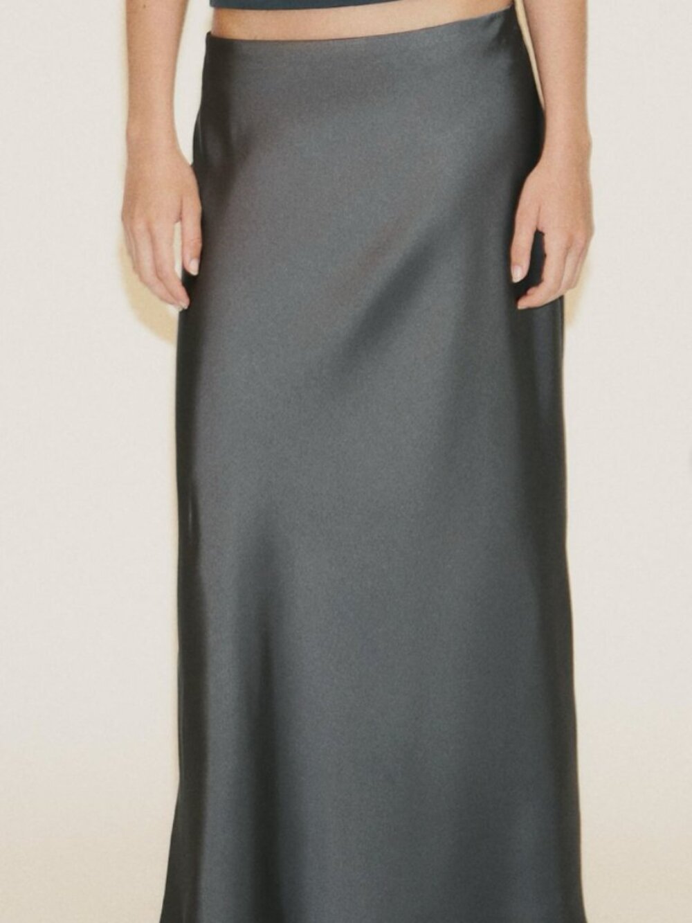 ZARA SATIN GREY SKIRT